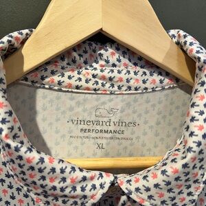 Lightweight performance fabric - Classic, relaxed fit